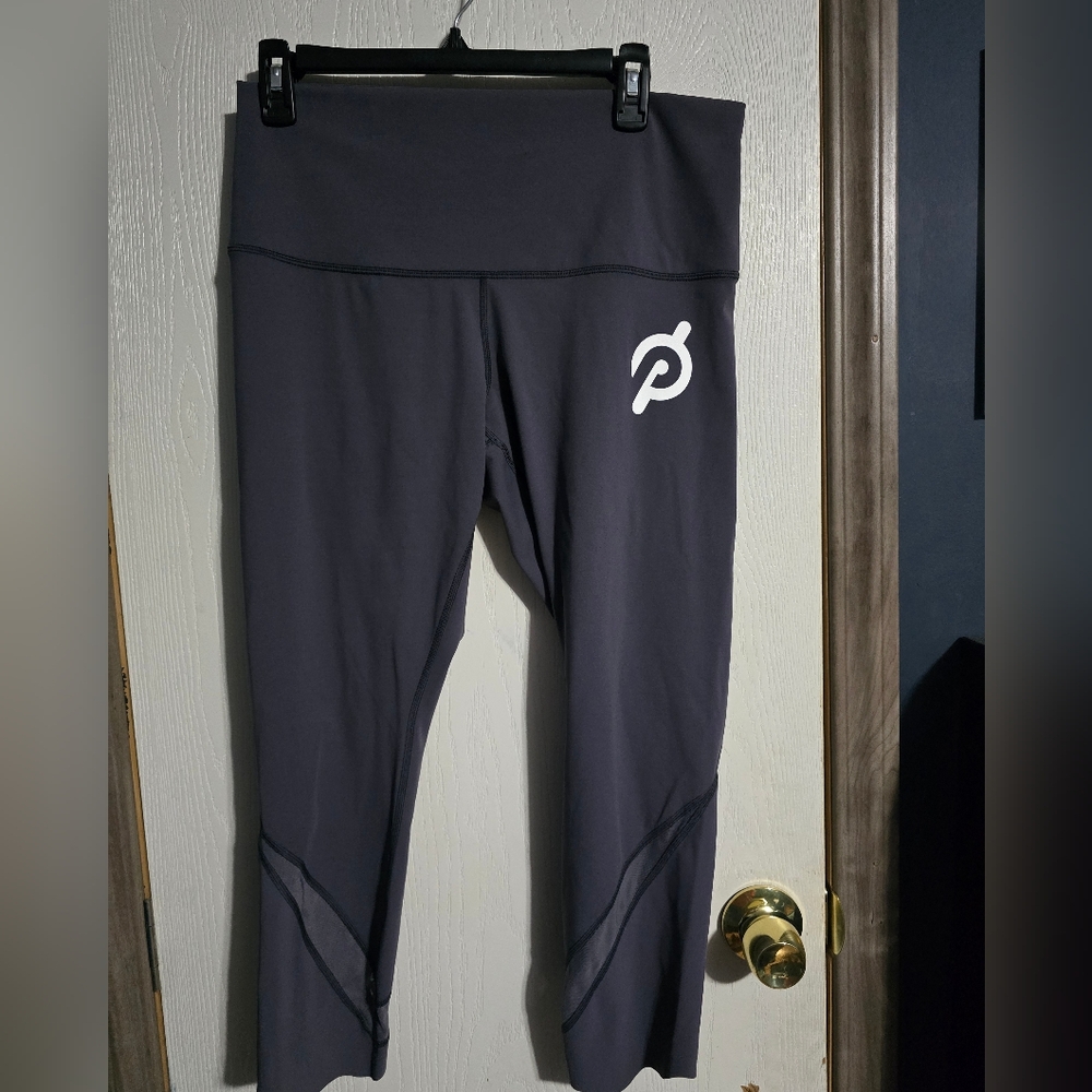 LULULEMON x PELATON Purple Wunder Under Scalloped Hem Capris Sz 12